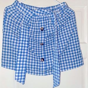 Short light blue gingham skirt with tie